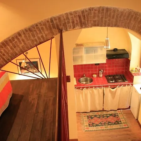 Cheap & Chic Apartment